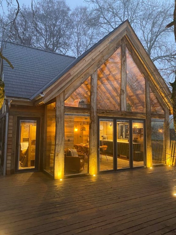 Gallery Squirrel's Nest Treehouse Retreat